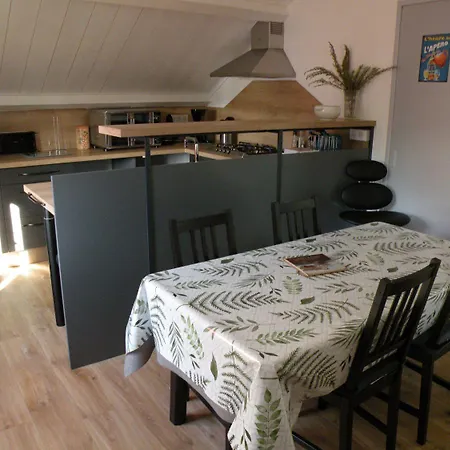 Apartment Basilic, 4 Pers. Saint Antoine, Orcival, Sancy Auvergne Orcival